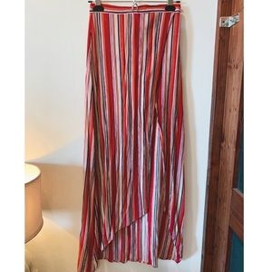 Maxi skirt with slit
